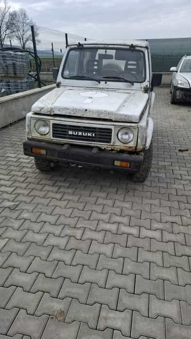 Vand capota, bara far Suzuki Samurai