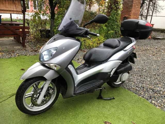 Vand scuter Yamaha X-City 250