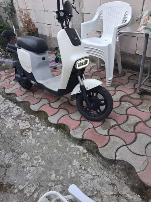De vanzare scuter electric