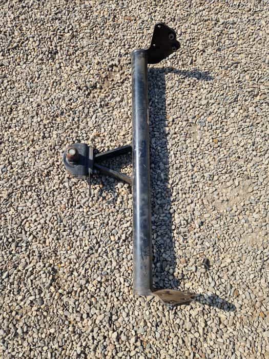 Cârlig remorcare Nissan Navara D40