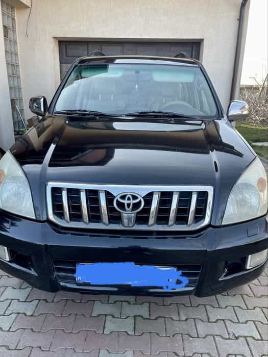 Vand Toyota Land Cruiser 120, 8 locuri