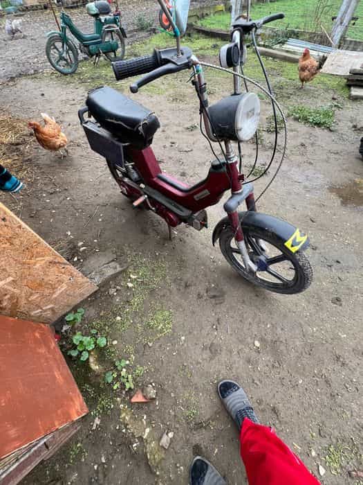 vand  sau schimb 2Motorete model Piaggio Ceao Si detali in privat