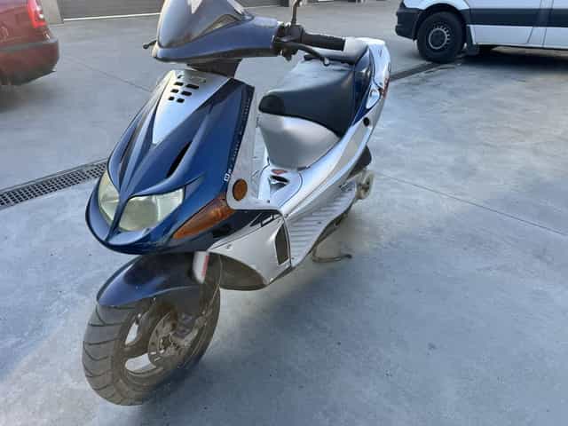 Vand scuter 49 cc Derbi Predator in stare perfecta de functionare