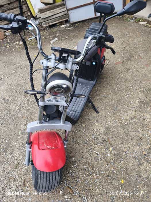 Vand scuter electric