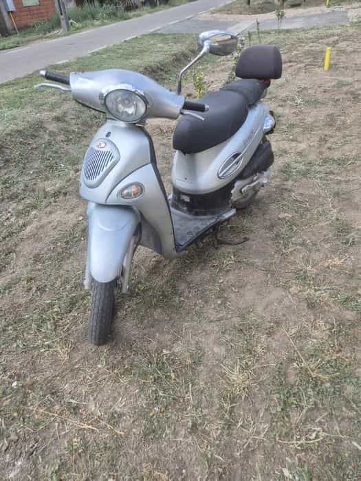 Vand/schimb Scuter Kimco people 50cc