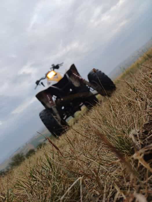 Vand atv polars trailblaizer nu are compreie buna