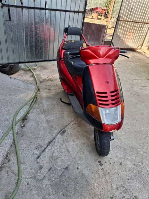 Vând scuter piaggio hexagon nefuncțional