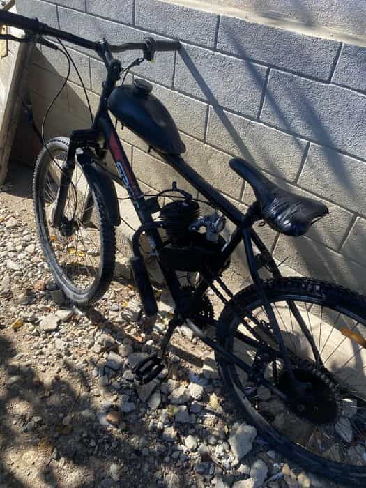 Vând bicicleta motor 80cc motor nou +carburator tuning