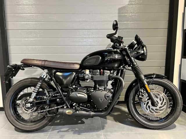 Motocicleta Triumph Bonneville T120 Black Custom Second 2020