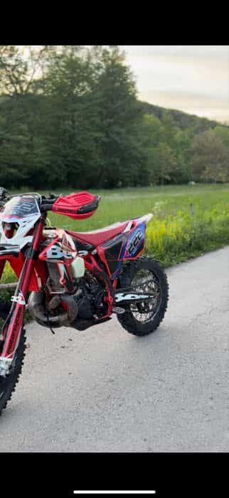 Vand beta 300rr 2t an 2017 pret fix