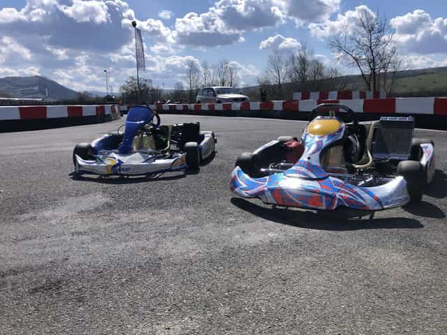 Vand doua karturi, impreuna sau separat