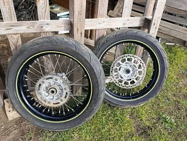 Roti supermoto Suzuki drz 400