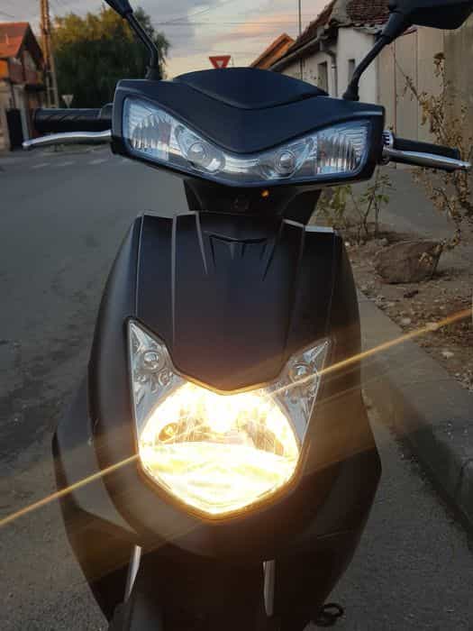 Vand  sau schimb scuter electric zt 27