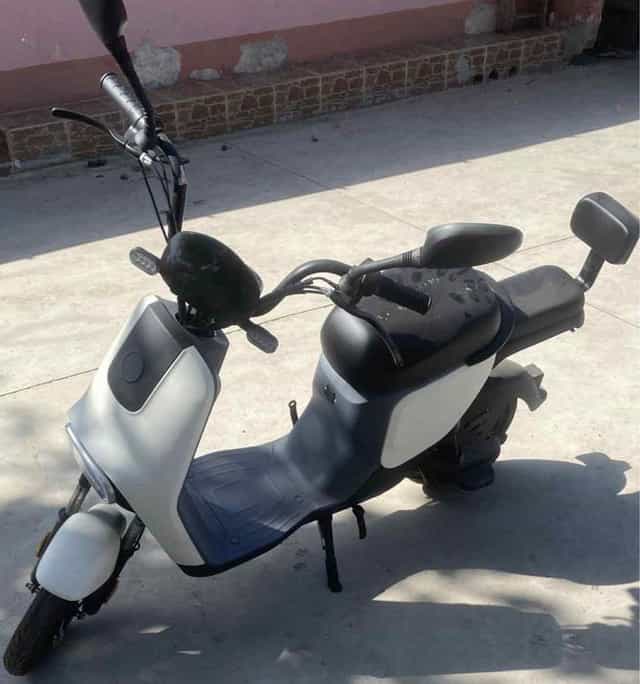 Vand scuter electric nou