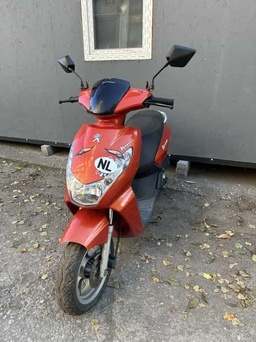 Peuegot kisbee inamtriculat scuter 49