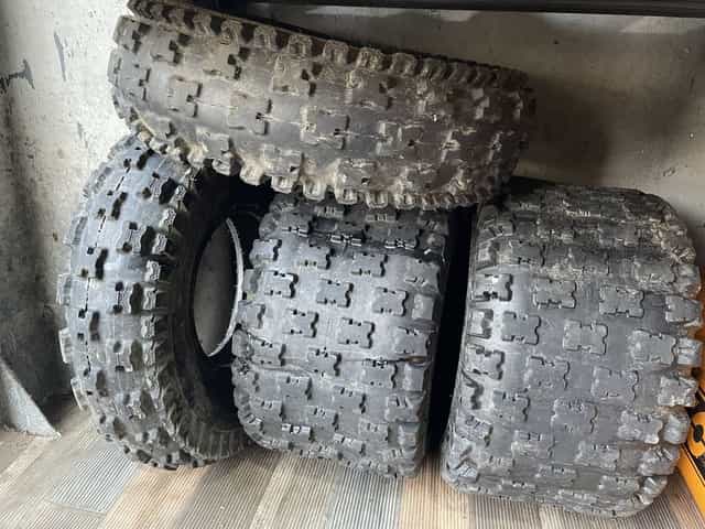 Set 4 Anvelope ATV 20x11-9 (Spate) și 22x7-10 (Față) – Profil Bun