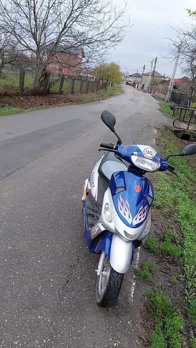 Scuter cu set de 80cc