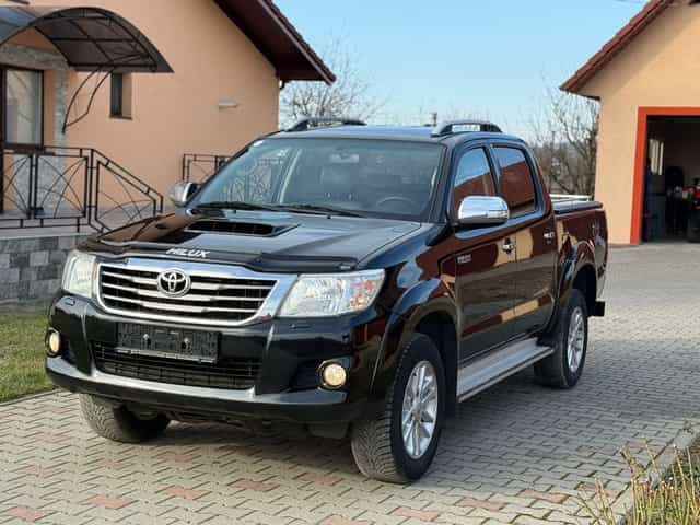 Toyota Hilux Invincible / 2014 / 3.0 diesel / Full