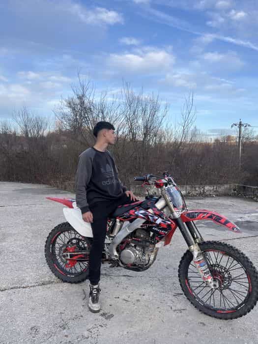 Motocicleta honda crf 250r