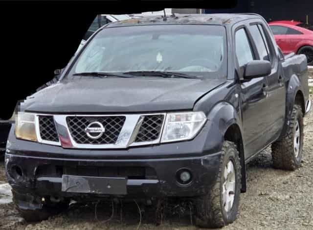 Dezmembrez/piese Nissan Navara D40
