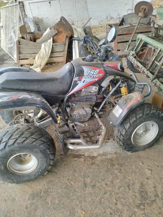 Vînd ATV de 250 stare foarte bună
