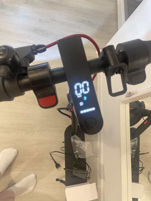 Trotinetă electrică Zamelux P319 – nouă, nefolosită