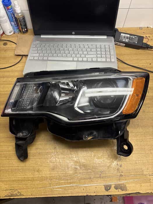 Lampa Jeep Grand Cherokee MKII