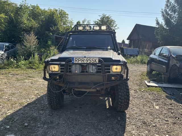 Nissan PATROL k160 - ZMOTA 1987 2.8 lpg