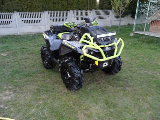 CAN- AM Outlander