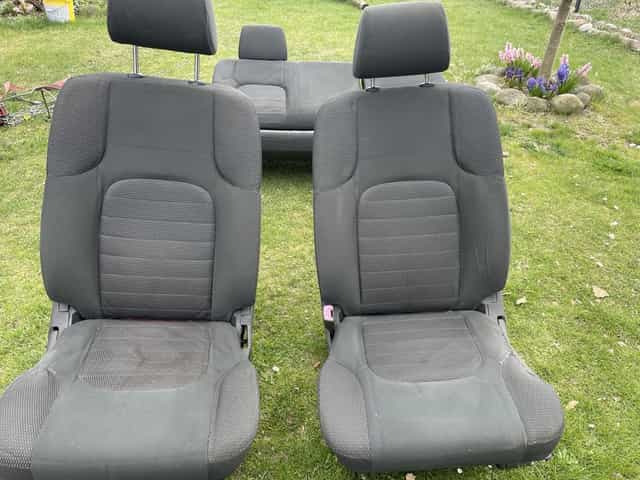 Fotele nissan navara d40