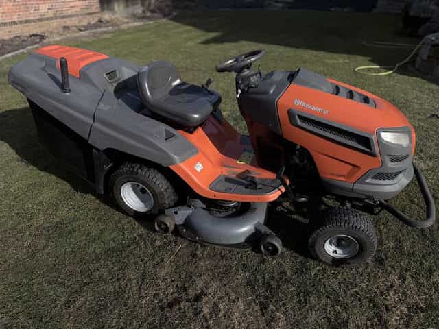 Kosiarka Traktorek Husqvarna  TC 142T