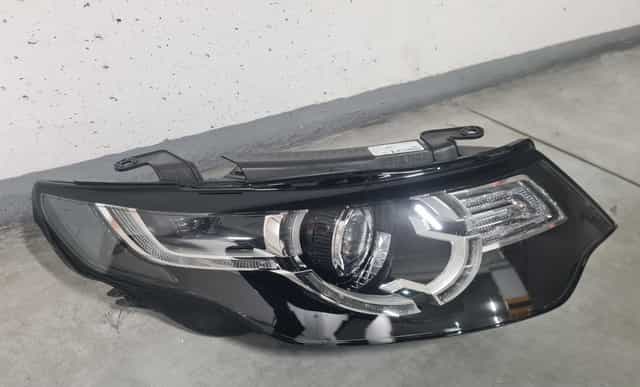 Land Rover Discovery L550  Lampa prawa przód