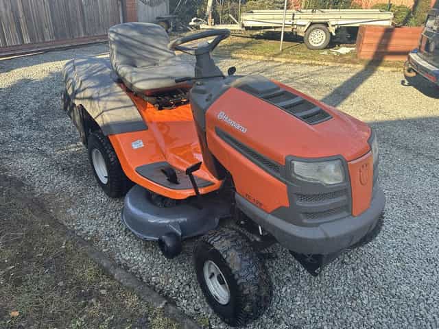 Kosiarka traktorek husqvarna tc 138