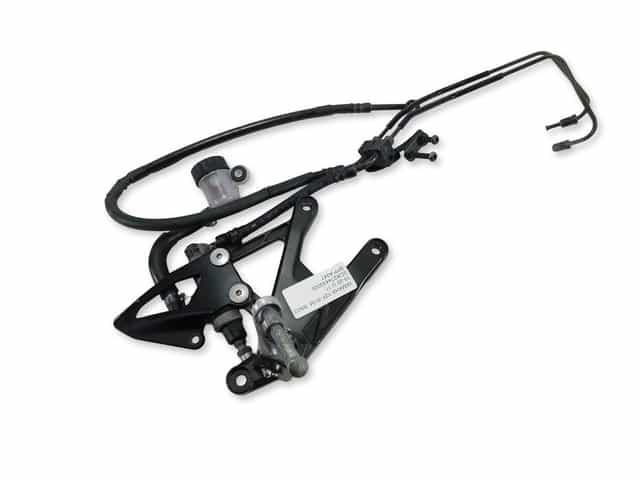 SET PODNÓŻEK PRAWY PRZÓD YAMAHA YZF-R1M RN32 15-20 U-11 2CR274430000