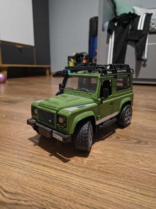 Land rover defender - bruder