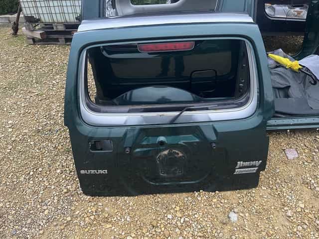 Suzuki jimny klapa tylnia zamek