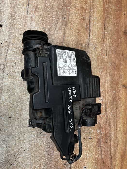 Obudowa filtra powietrza Toyota Land Cruiser