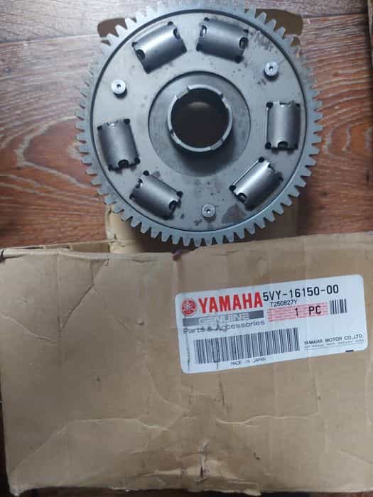 NOWY OEM Kosz sprzęgłowy Yamaha YZF-R1 2004-2006 RN12
Numer części: 5VY-16150-00-00

Sprzedam...