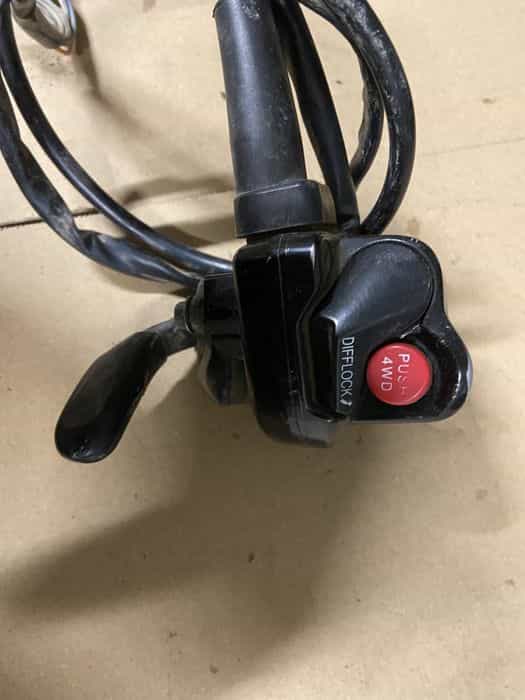 Przełacznik napedu kciuk manetka gazu suzuki kingquad 700 /750/500