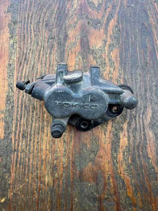 tokico zacisk hamulcowy przod przedni kola kawasaki kfx 450 r 08-14