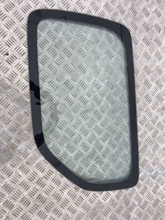 Suzuki jimny szyba karoseryjna prawa lewa