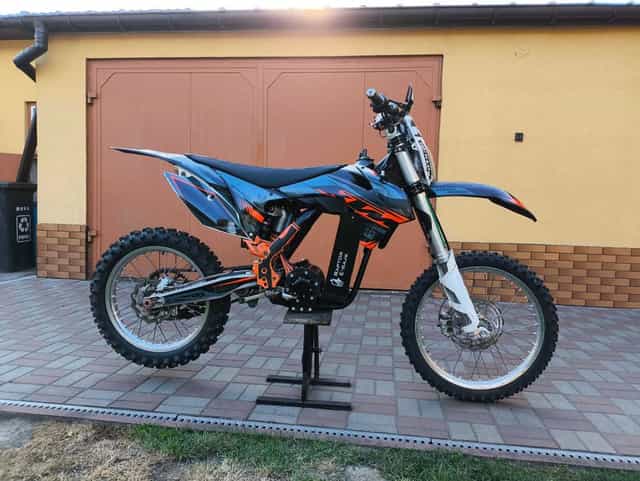 - 12 % Elektryczny KTM 26KW QS138 90H V3 + ND72680 AKU LG 72V 61Ah