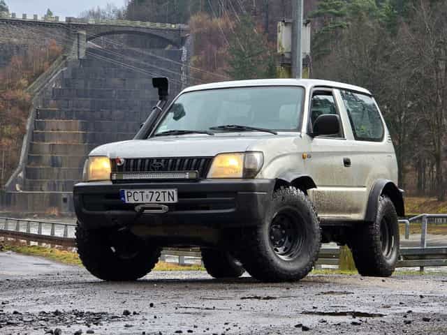 Toyota land cruiser j90 offroad