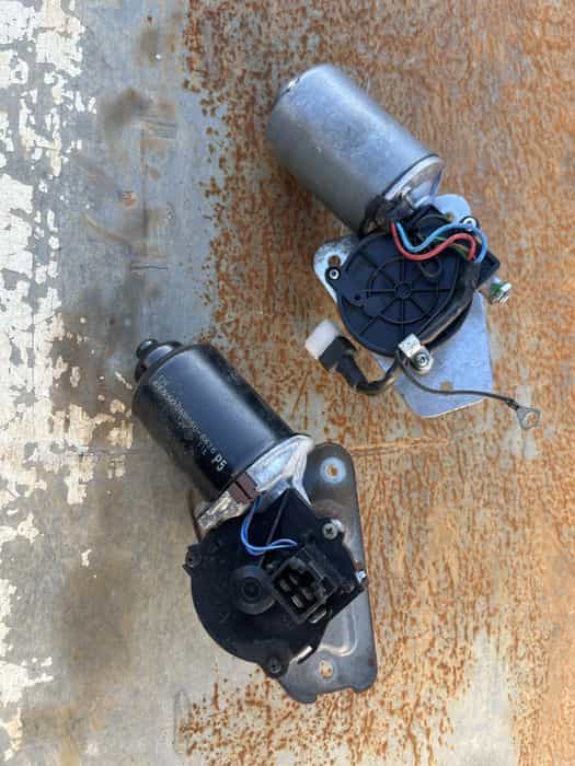 Suzuki jimny silniczek wycieraczek