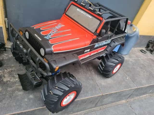 zabawka jeep wrangler zdalnie sterowana duza