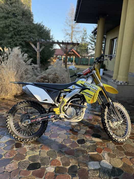 Suzuki RMZ 250 wtrysk stan bdb