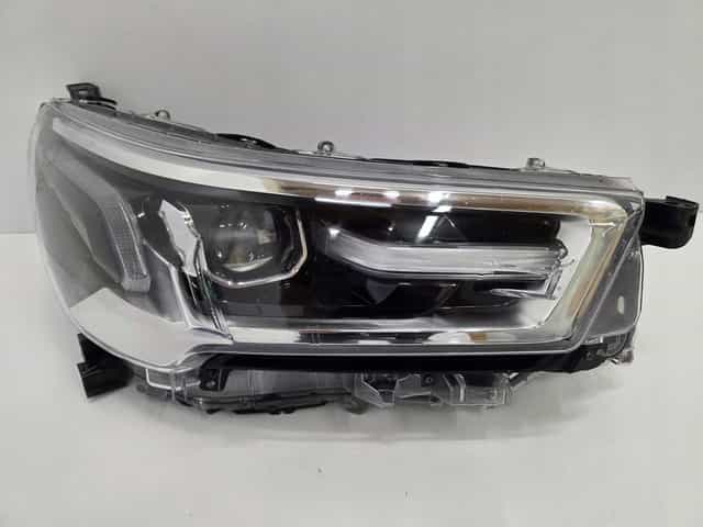 lampa przód przednia prawa toyota hilux viii lift 8 lift 81110-0ku80 europa