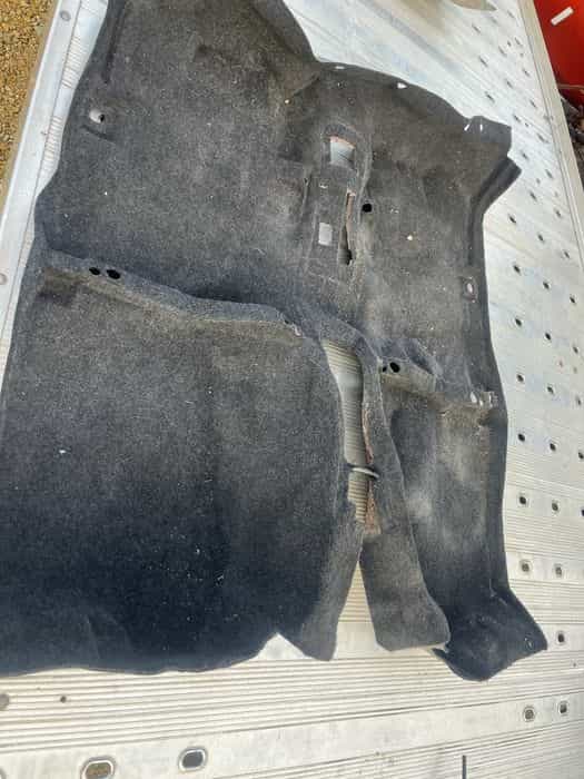 Suzuki jimny dywan wykladzina tapicerka podloga