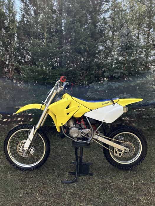 Suzuki RM 85 – Duże Koła (19/16) – Rok 2007 – Gotowa do Jazdy!