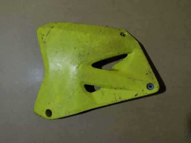 Suzuki rm 85 obudowa owiewka oslona boczna przod lewa chlodnicy